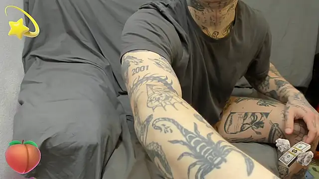 Snapshot of layneinchains chatting on 02-17-26, 08:33 layneinchains online show from 02-17-26, 08:33