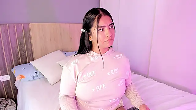 hannnasmith online show from 11-12-25, 03:10