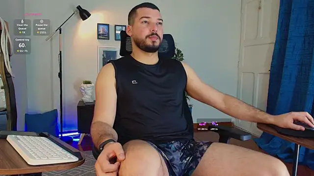 Snapshot of HenryBenso chatting on 05-17-26, 03:34 HenryBenso online show from 05-17-26, 03:34