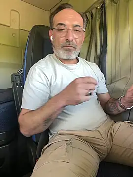 Snapshot of dzhakar chatting on 04-22-26, 10:44 dzhakar online show from 04-22-26, 10:44