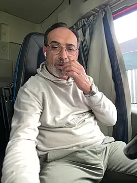 Snapshot of dzhakar chatting on 04-20-26, 11:35 dzhakar online show from 04-20-26, 11:35