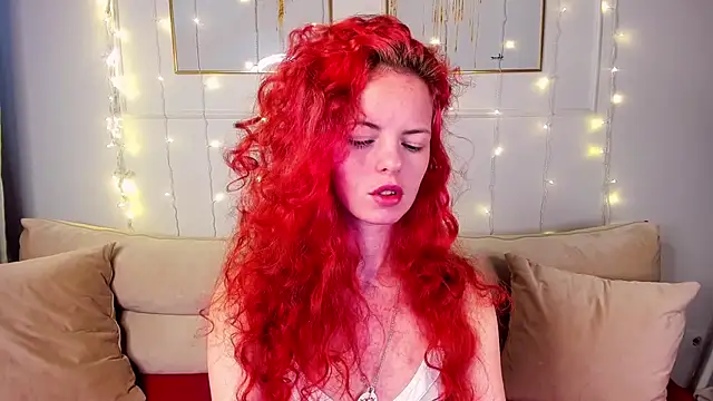 Snapshot of RubyAttwood chatting on 02-06-25, 11:20 RubyAttwood online show from 02-06-25, 11:20