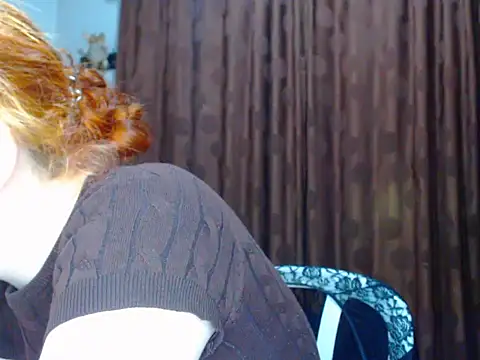 Snapshot of Redhead_incandy chatting on 06-12-26, 12:30 Redhead incandy online show from 06-12-26, 12:30
