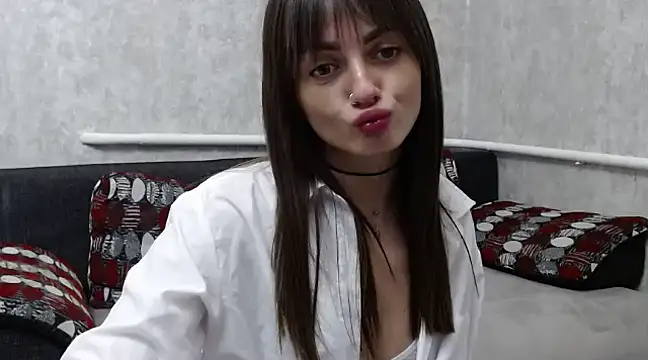 Snapshot of LikaLuis chatting on 02-01-25, 02:13 LikaLuis online show from 02-01-25, 02:13