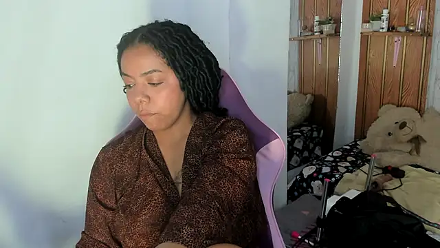 Alika01 online show from 01-06-26, 05:39