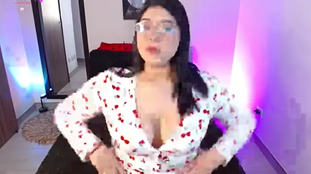 AlexaKimm online show from 05-06-26, 09:57