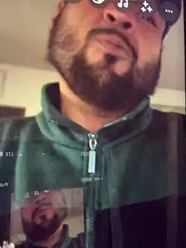 Snapshot of MrDickUdown24_7 chatting on 02-13-25, 10:33 MrDickUdown24 7 online show from 02-13-25, 10:33