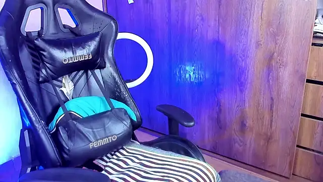 Demian cute18 online show from 04-16-26, 08:42