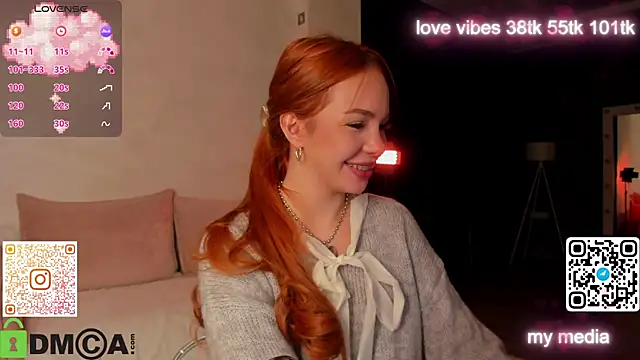 Snapshot of Tracy-Taylor chatting on 10-14-25, 12:33 Tracy-Taylor online show from 10-14-25, 12:33