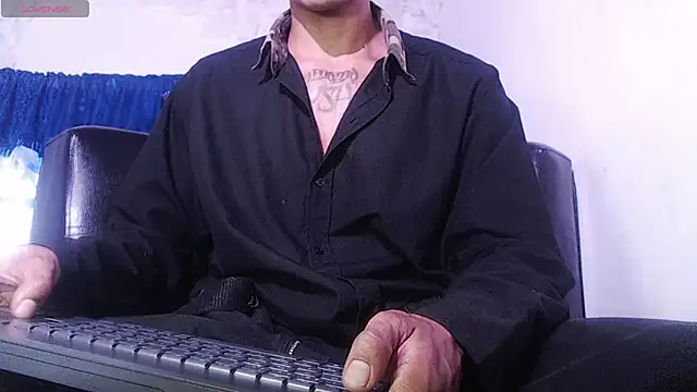 Snapshot of Ryan_coopper chatting on 03-12-25, 02:56 Ryan coopper online show from 03-12-25, 02:56