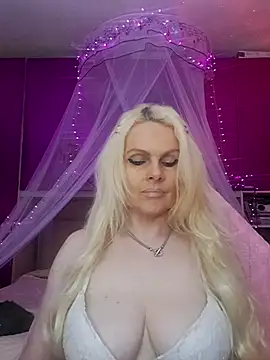 Snapshot of Angeldevilus chatting on 06-07-26, 10:26 Angeldevilus online show from 06-07-26, 10:26