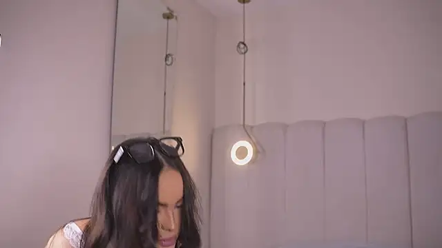 Abby-me online show from 11-27-25, 12:38