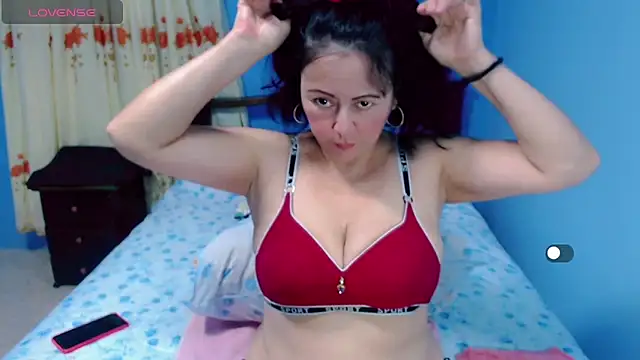 Snapshot of Lily_Benet1 chatting on 05-07-26, 03:00 Lily Benet1 online show from 05-07-26, 03:00
