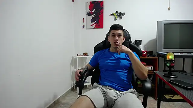 Snapshot of Iam_yourbabyprincess_XD chatting on 11-08-25, 06:50 Iam yourbabyprincess XD online show from 11-08-25, 06:50