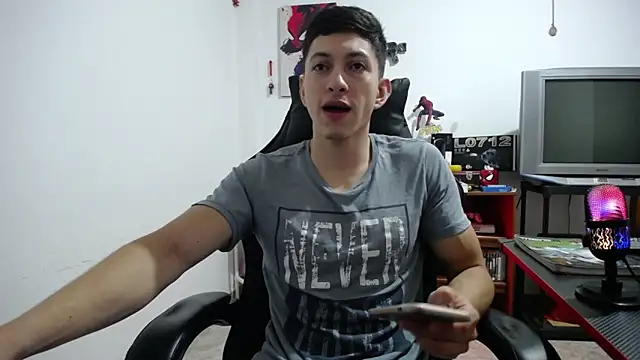 Snapshot of Iam_yourbabyprincess_XD chatting on 02-11-26, 04:56 Iam yourbabyprincess XD online show from 02-11-26, 04:56