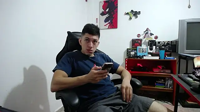 Snapshot of Iam_yourbabyprincess_XD chatting on 02-16-26, 04:33 Iam yourbabyprincess XD online show from 02-16-26, 04:33