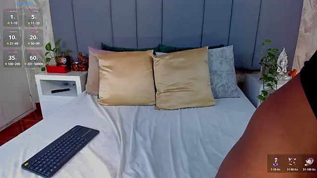 Snapshot of JulianaMiller chatting on 11-04-25, 01:09 JulianaMiller online show from 11-04-25, 01:09