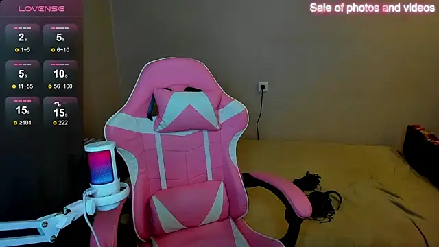 SaraXray online show from 09-08-25, 03:44