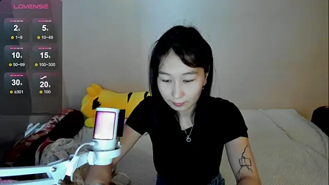 SaraXray online show from 11-13-25, 02:37