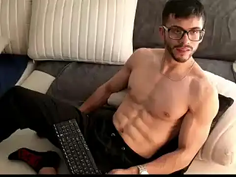 Phantom Bigger1 online show from 12-17-25, 02:22