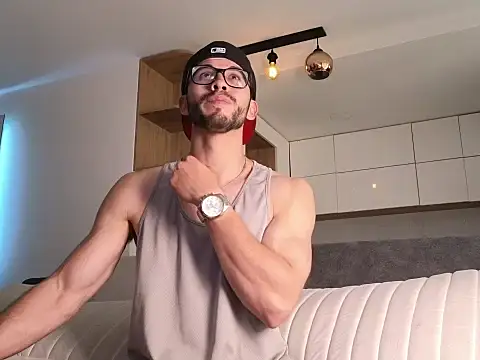 Phantom Bigger1 online show from 01-06-26, 08:13