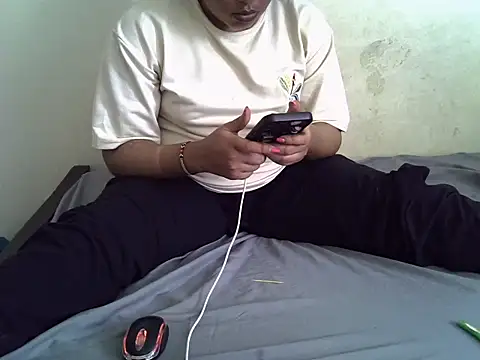 Crystal  Gee online show from 10-08-25, 08:16