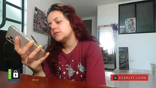 Snapshot of Scarletleon77 chatting on 10-21-25, 11:53 Scarletleon77 online show from 10-21-25, 11:53