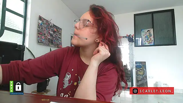 Snapshot of Scarletleon77 chatting on 10-14-25, 03:23 Scarletleon77 online show from 10-14-25, 03:23