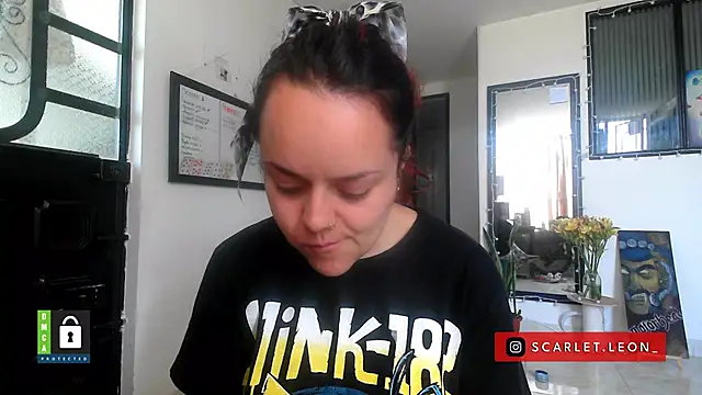 Scarletleon77 online show from 12-19-25, 03:36