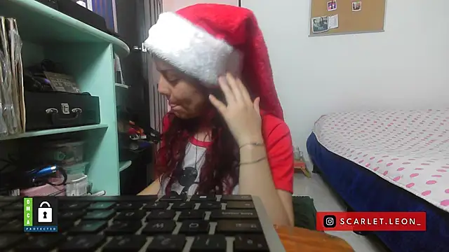 Scarletleon77 online show from 12-16-25, 02:43