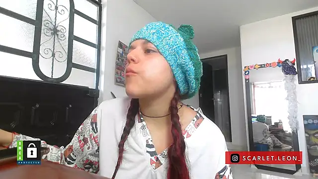 Scarletleon77 online show from 10-22-25, 12:04