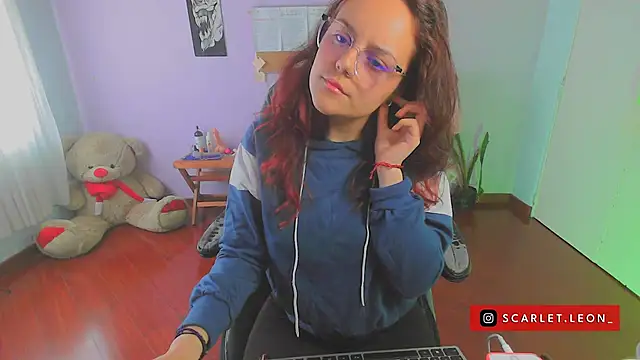 Snapshot of Scarletleon77 chatting on 02-11-25, 04:13 Scarletleon77 online show from 02-11-25, 04:13