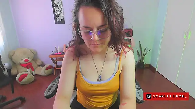 Snapshot of Scarletleon77 chatting on 01-20-25, 04:55 Scarletleon77 online show from 01-20-25, 04:55