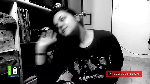 Scarletleon77 online show from 11-14-25, 02:21