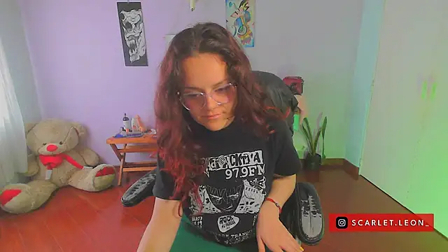 Snapshot of Scarletleon77 chatting on 02-06-25, 05:30 Scarletleon77 online show from 02-06-25, 05:30