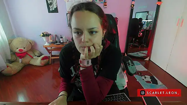 Snapshot of Scarletleon77 chatting on 03-12-25, 06:22 Scarletleon77 online show from 03-12-25, 06:22