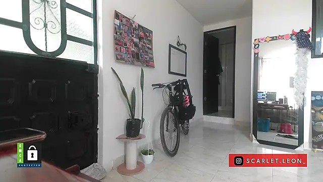 Scarletleon77 online show from 10-28-25, 01:10