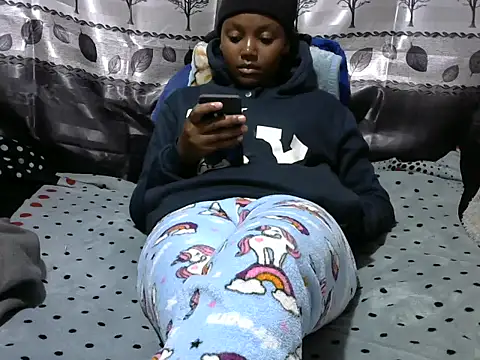 Snapshot of Sweet_kelsiey chatting on 03-06-25, 10:15 Sweet kelsiey online show from 03-06-25, 10:15