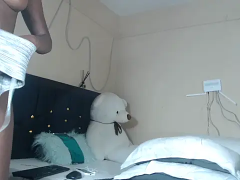 leslie bebby2 online show from 11-07-25, 10:57