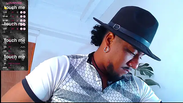 yosoy enzo2020 online show from 02-25-25, 01:10