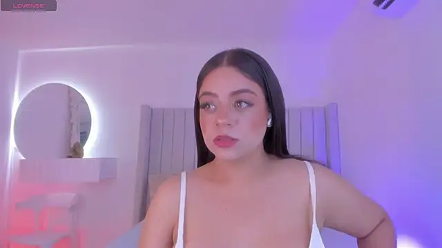 Snapshot of sarah-bonneth chatting on 09-15-25, 11:43 sarah-bonneth online show from 09-15-25, 11:43