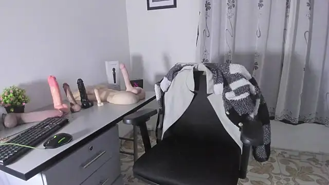 MelissaaCortes online show from 11-17-25, 10:47