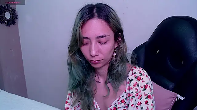 Erika Stevens online show from 11-17-25, 04:33