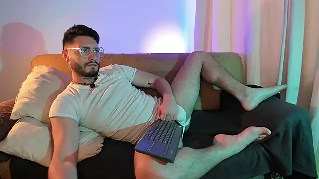 axel giracr online show from 06-10-26, 07:59