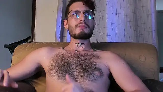 Snapshot of axel_giracr chatting on 03-05-25, 10:54 axel giracr online show from 03-05-25, 10:54