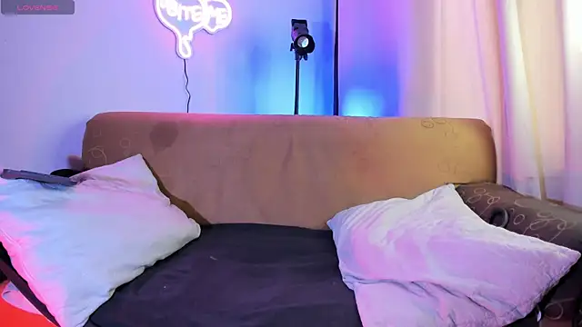 axel giracr online show from 12-18-25, 07:40