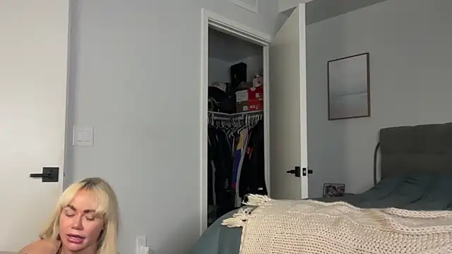 ElenaErickson online show from 02-02-26, 01:48