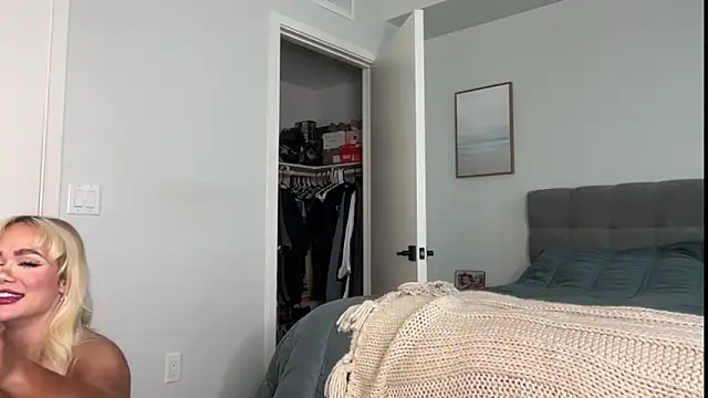 ElenaErickson online show from 11-10-25, 07:41