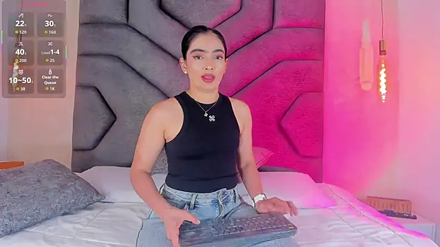 Snapshot of Liinda_Saenz chatting on 06-20-26, 11:26 Liinda Saenz online show from 06-20-26, 11:26