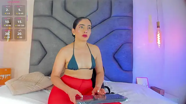 Snapshot of Liinda_Saenz chatting on 05-23-26, 11:31 Liinda Saenz online show from 05-23-26, 11:31